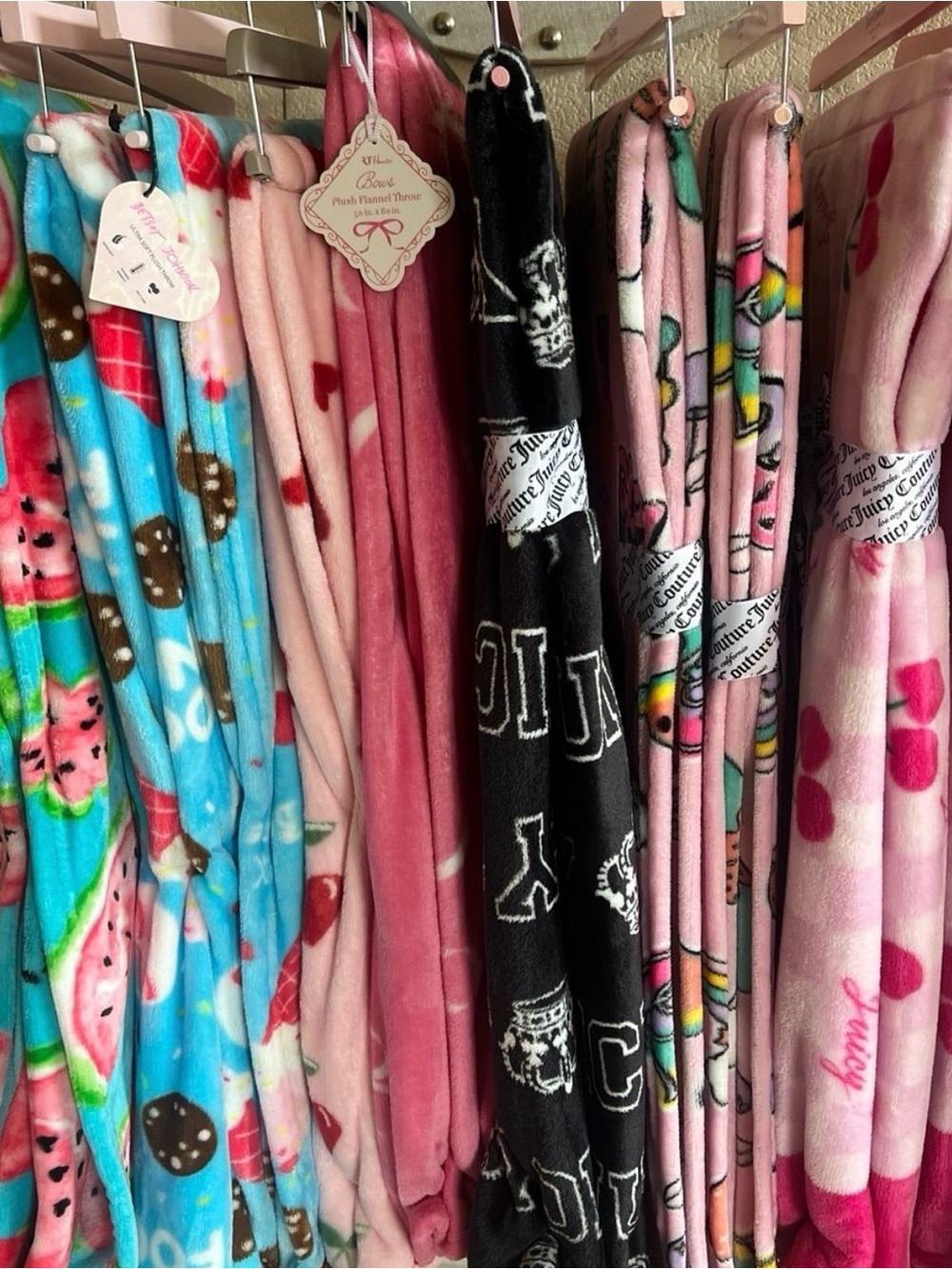 🩷Juicy Couture and Betsy Johnson blankets